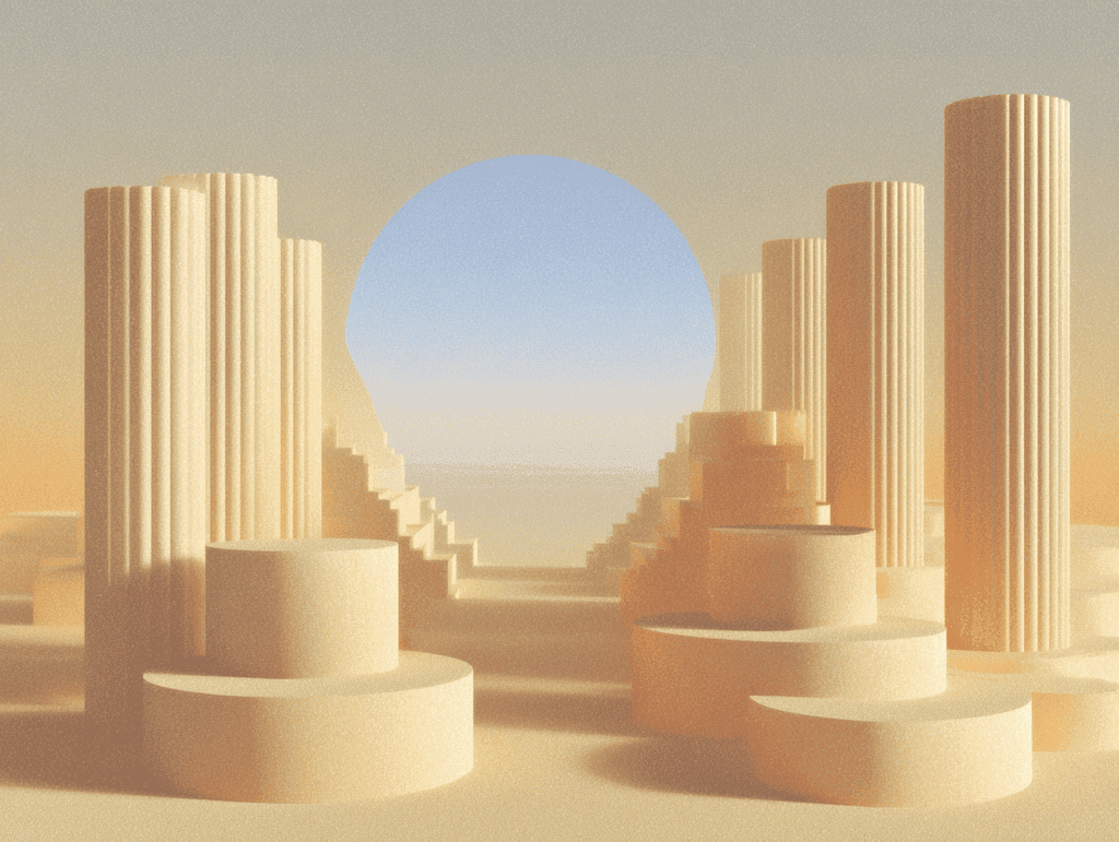 Colonnes cannelées beige sable de hauteurs variées, disques cylindriques bas et blocs en gradins disposés autour d'un disque clair posé sur l'horizon, longues ombres sur un sol plat et vide.