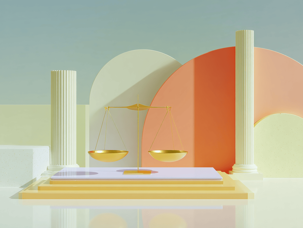 Balance dorée au centre, colonnes et panneaux courbes colorés, socle transparent au premier plan