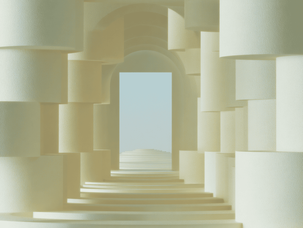 Couloir en perspective composé de hautes colonnes cylindriques beiges alignées en deux rangées symétriques, ouvrant sur une arche lumineuse qui débouche sur un horizon pastel dégagé.