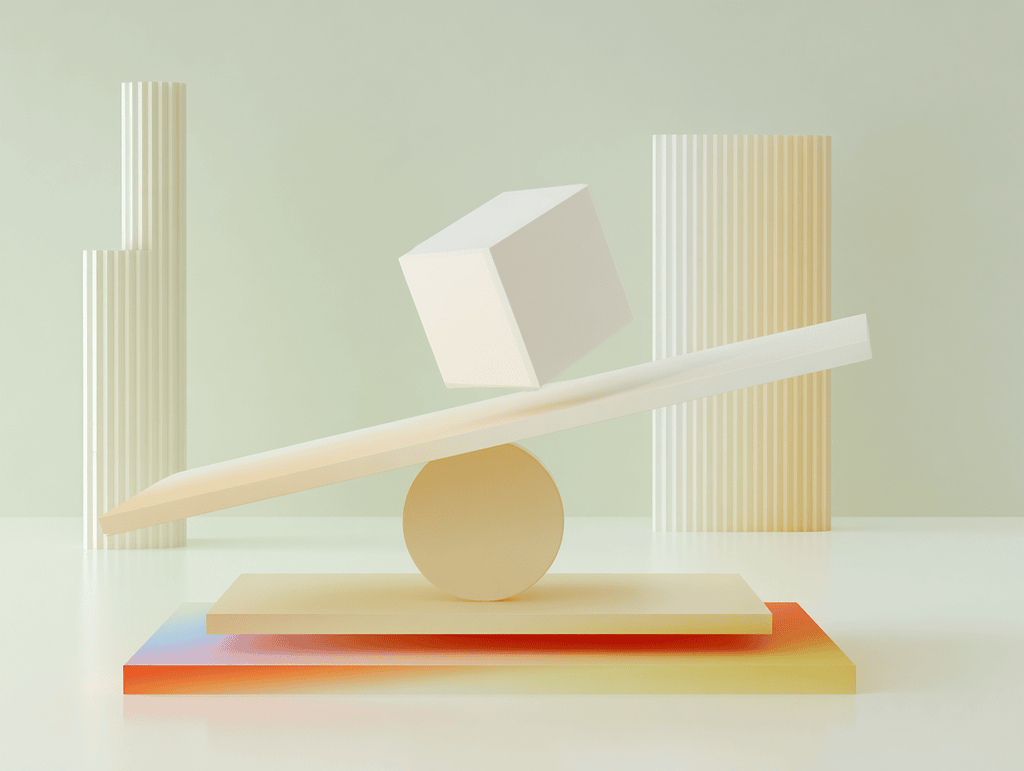 Cube blanc en équilibre sur une bascule posée sur une sphère, colonnes cannelées et socle rouge-orange